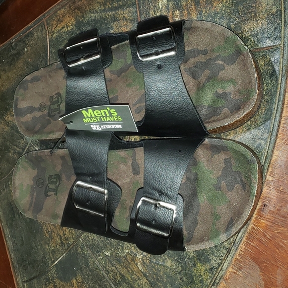 BRAND NEW MEN'S SLIDES - Picture 1 of 2